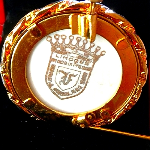 Limoges Vintage Hand-Painted Enameled Brooch - Picture 7 of 8